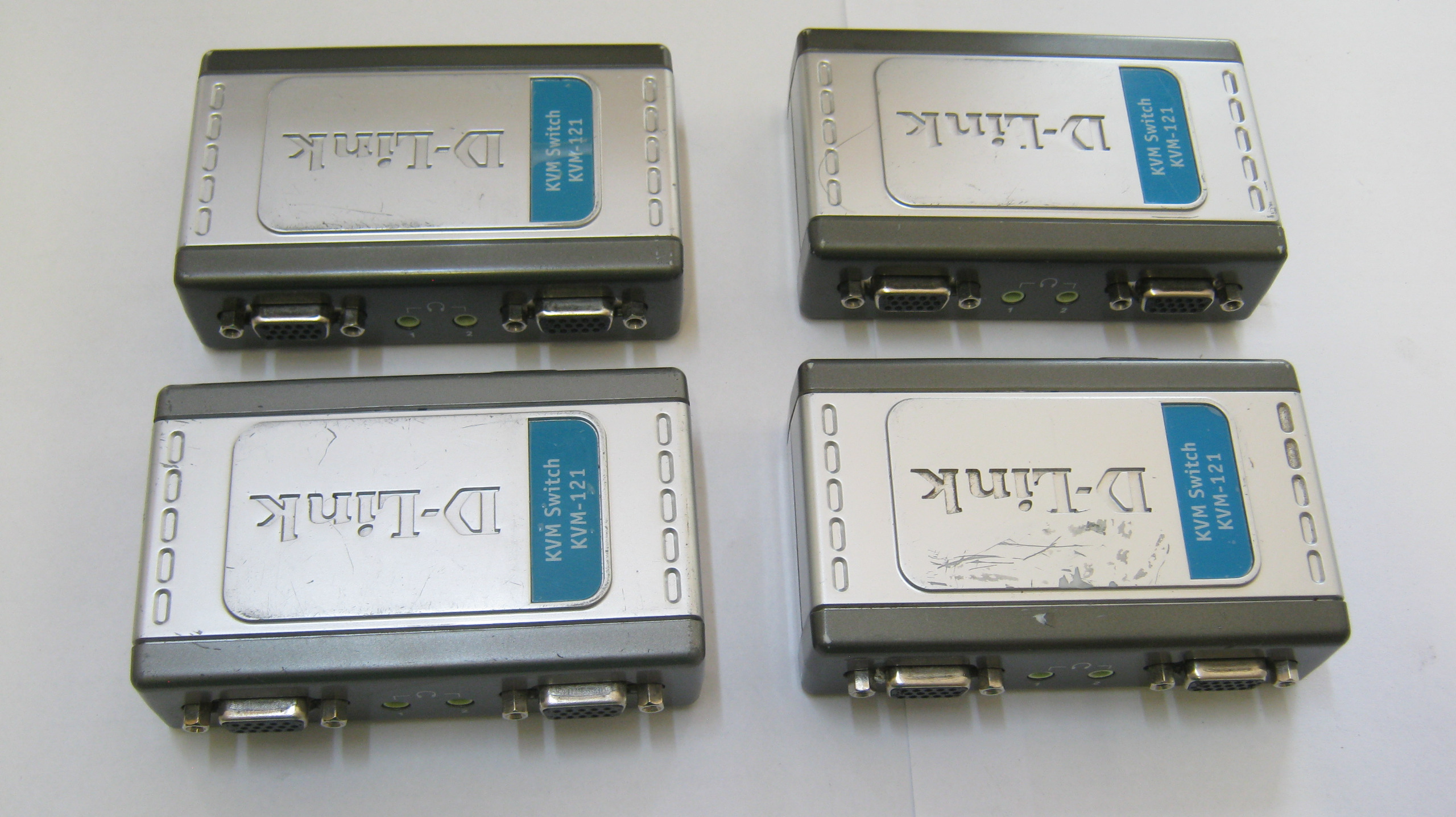 سوییچ KVM دی-لینک KVM-121