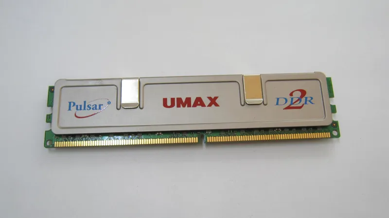 رم کاپیوتر هیت سینک دار UMAX DDR2 1GB