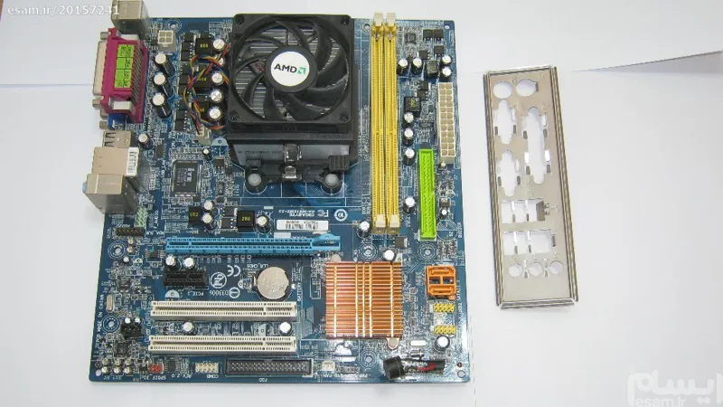 باندل گیگا GA-M61SME به همراه CPU دو هسته ای و فن