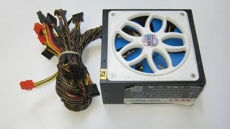 پاور کامپیوتر NEXT مدل 2500 W T.C سوکت 6 و 8 پین