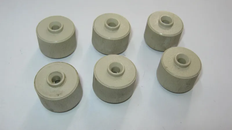 تعدادی سر ولوم رادیو تلویزیون قدیمی