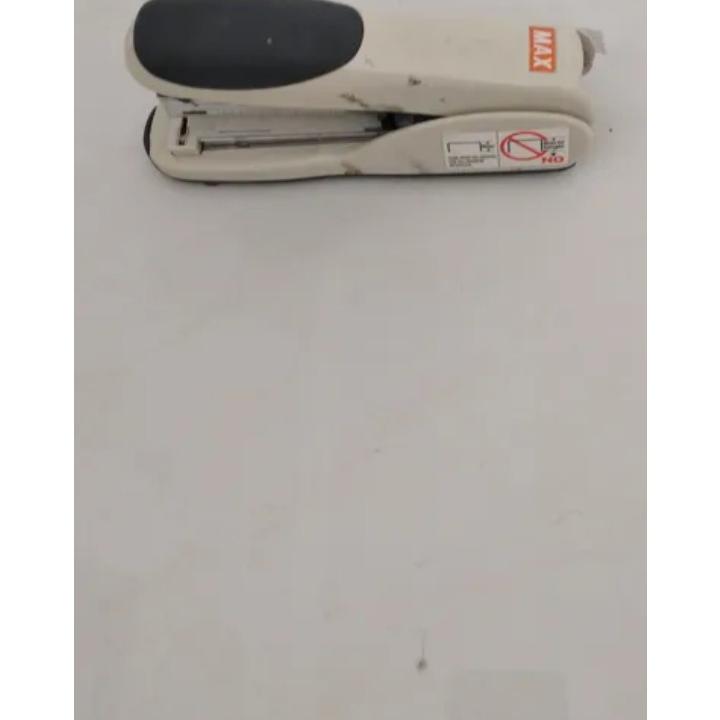 ماشین دوخت قدیمی نیاز به تعمیر دارد