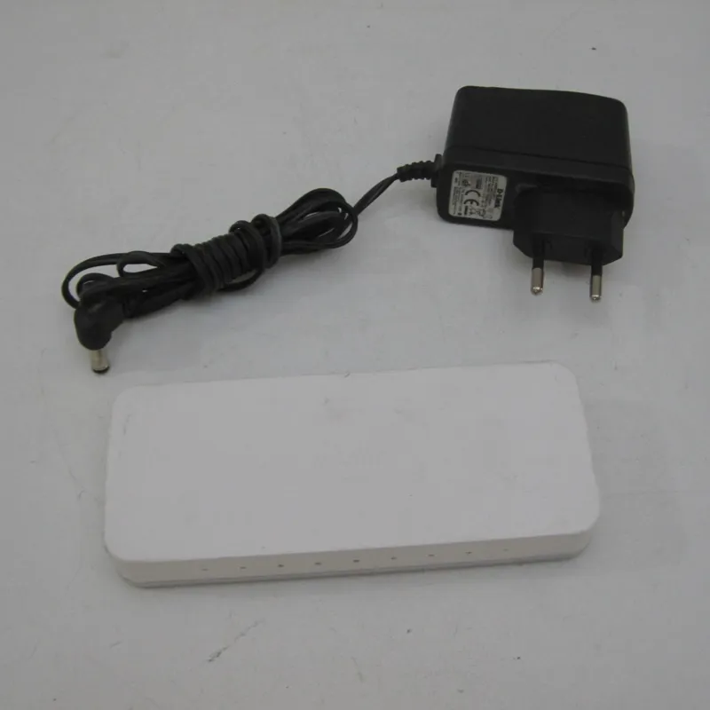 سوئیچ گیگ هشت پورت دیلینک Dlink DES 1008C سالم