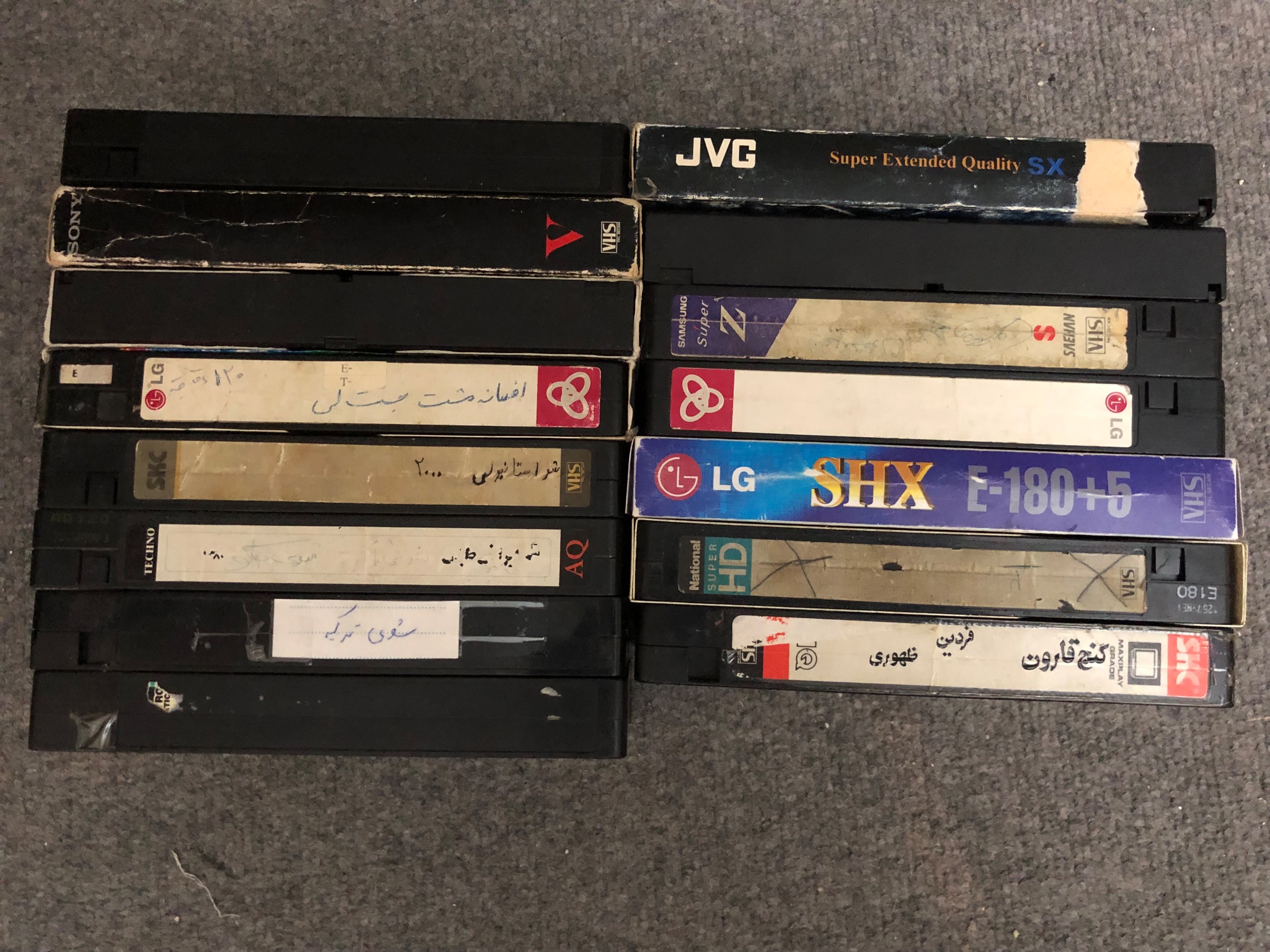 تعداد 15 عدد فیلم نوار ویدئو VHS