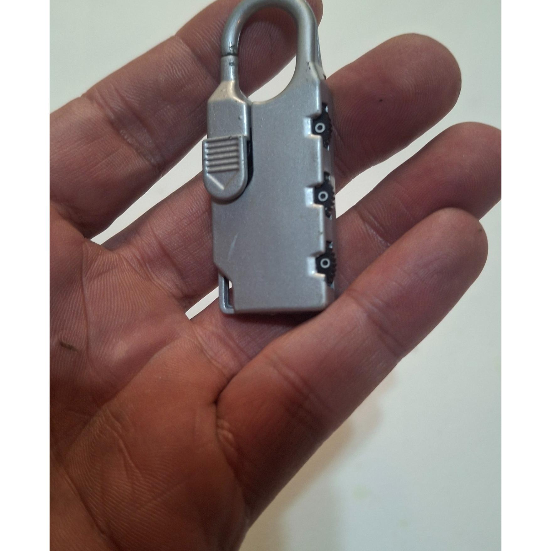 قفل رمزدار فلزی قدیمی