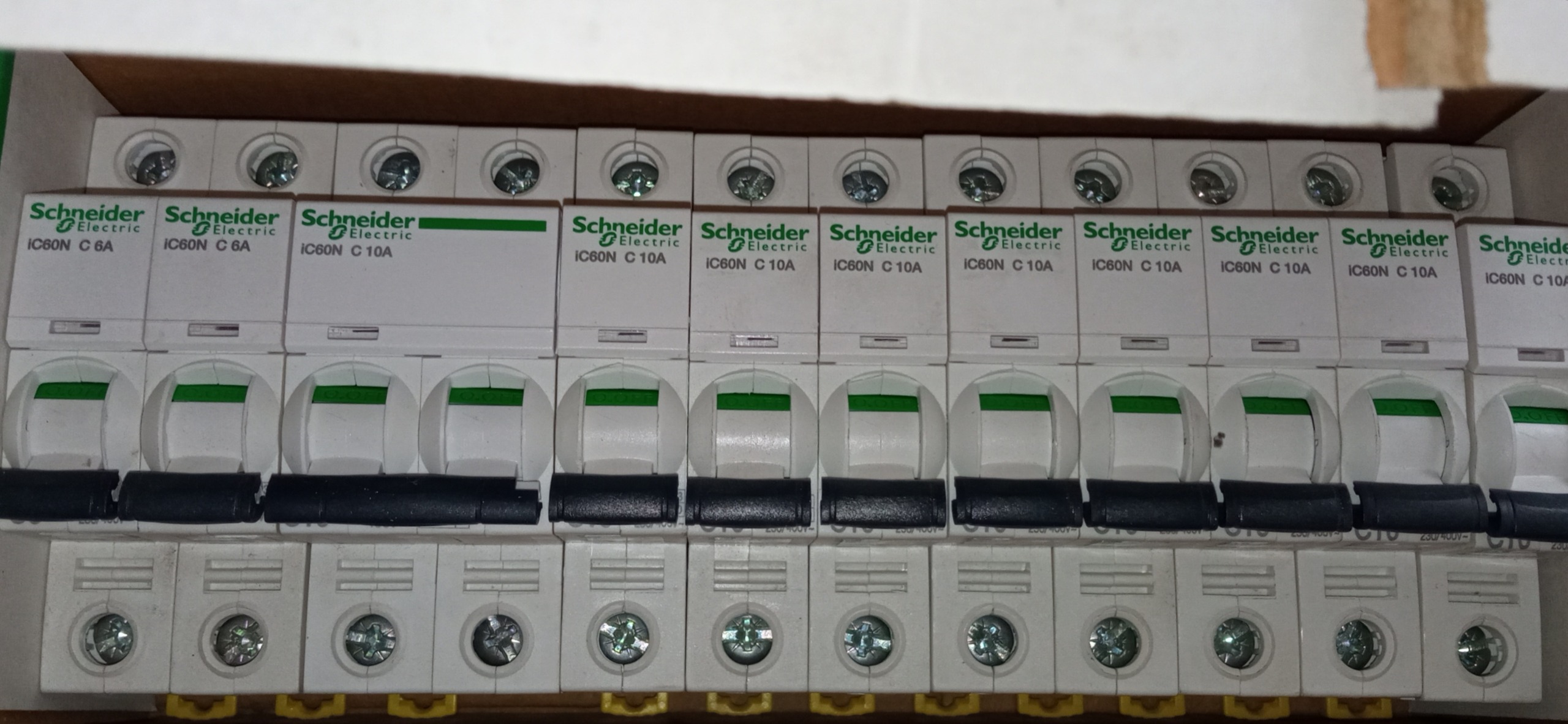 مینیاتوری تکفاز اشنایدر اصل