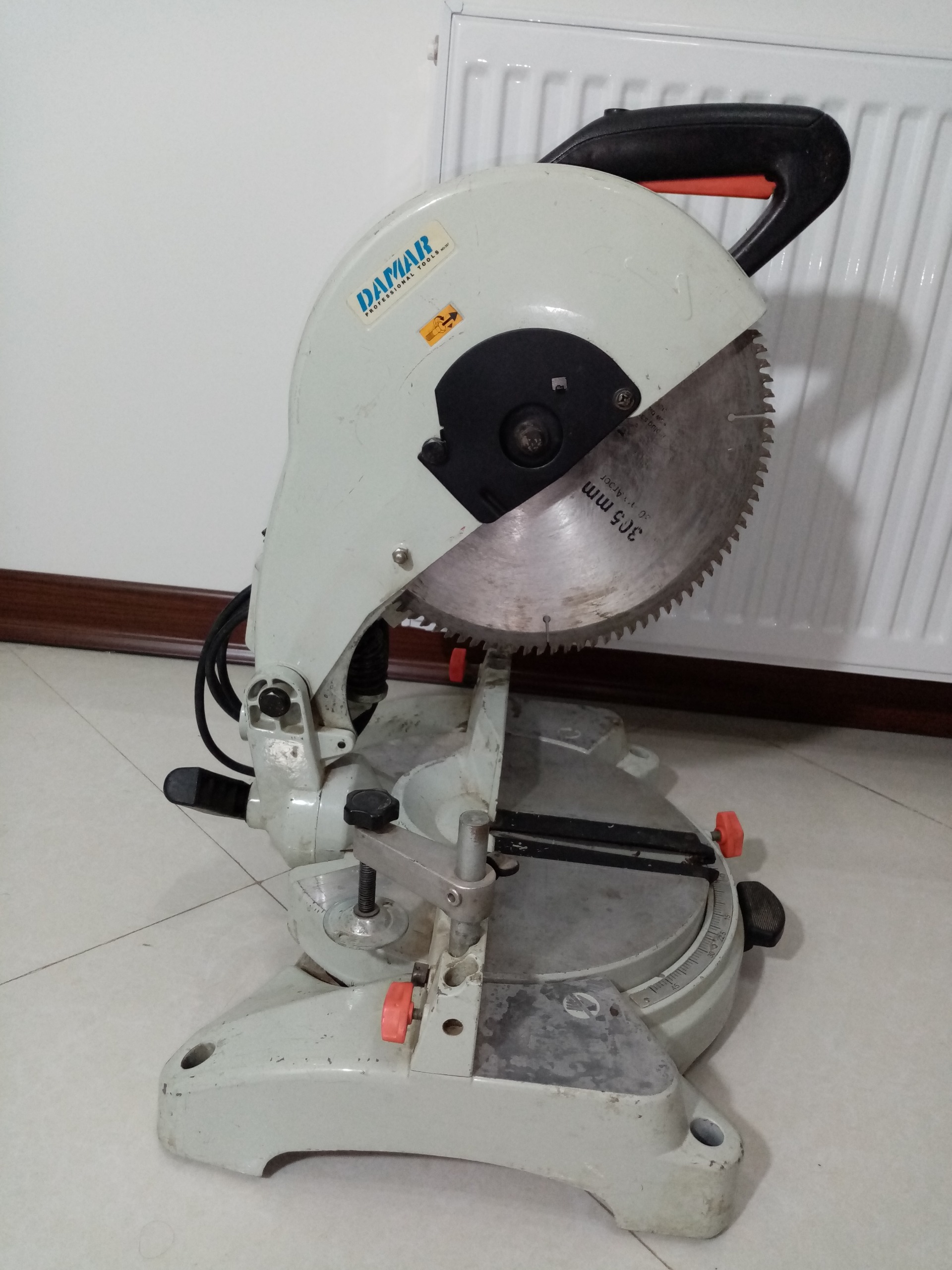 فارسی بر سایلنت دامار
