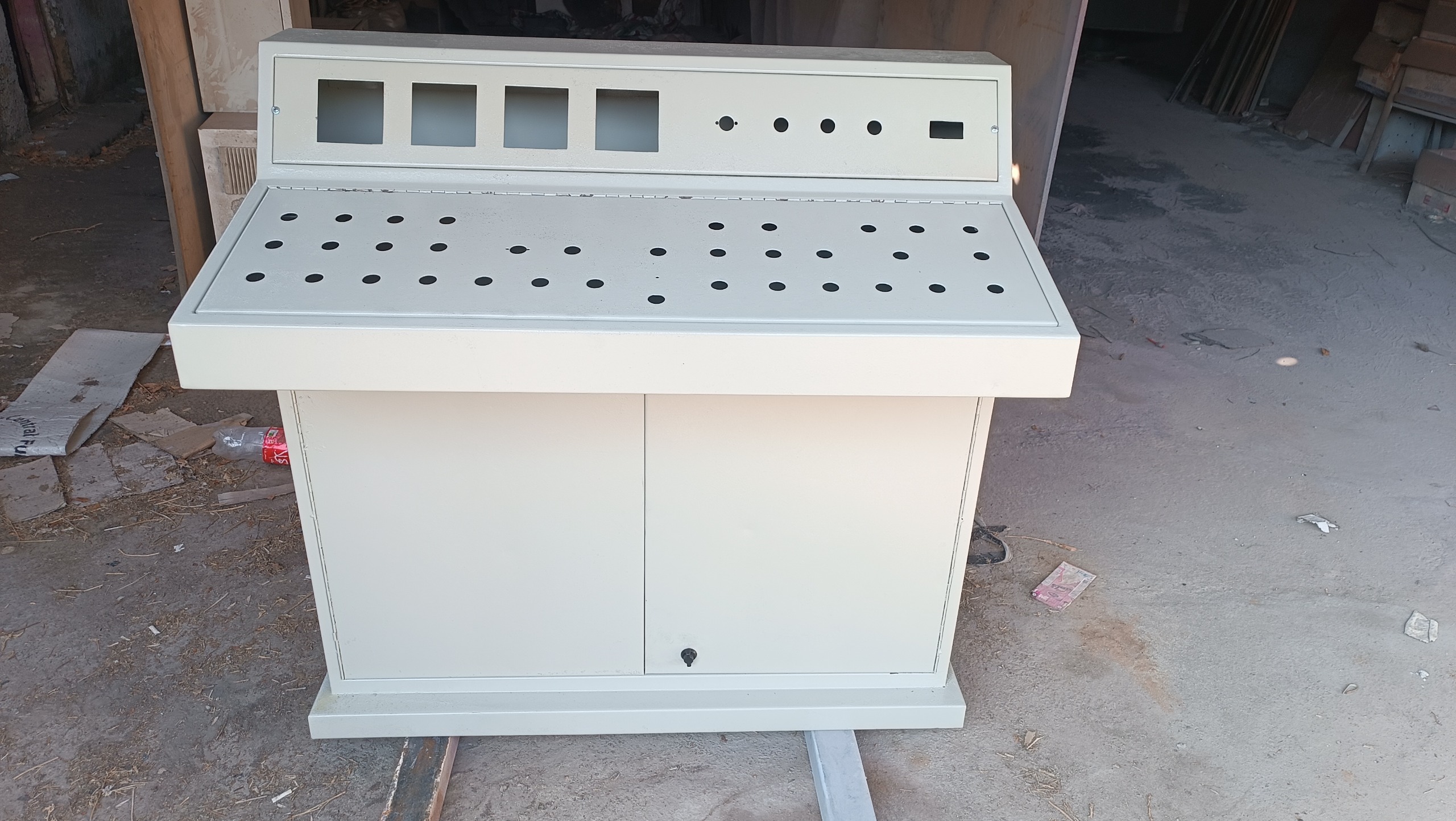 تابلو برق مدل پیانویی