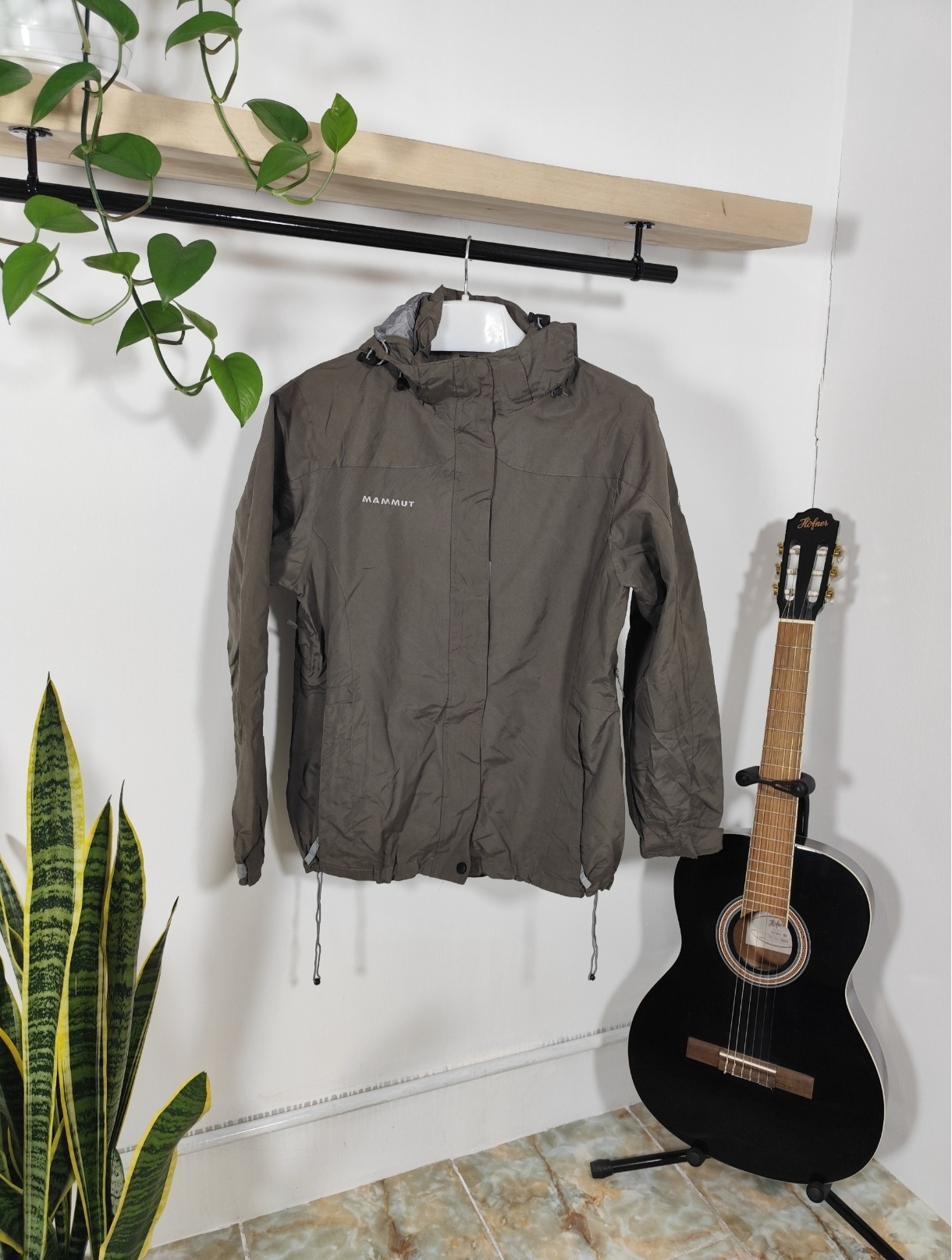 کاپشن بادگیر کد 37