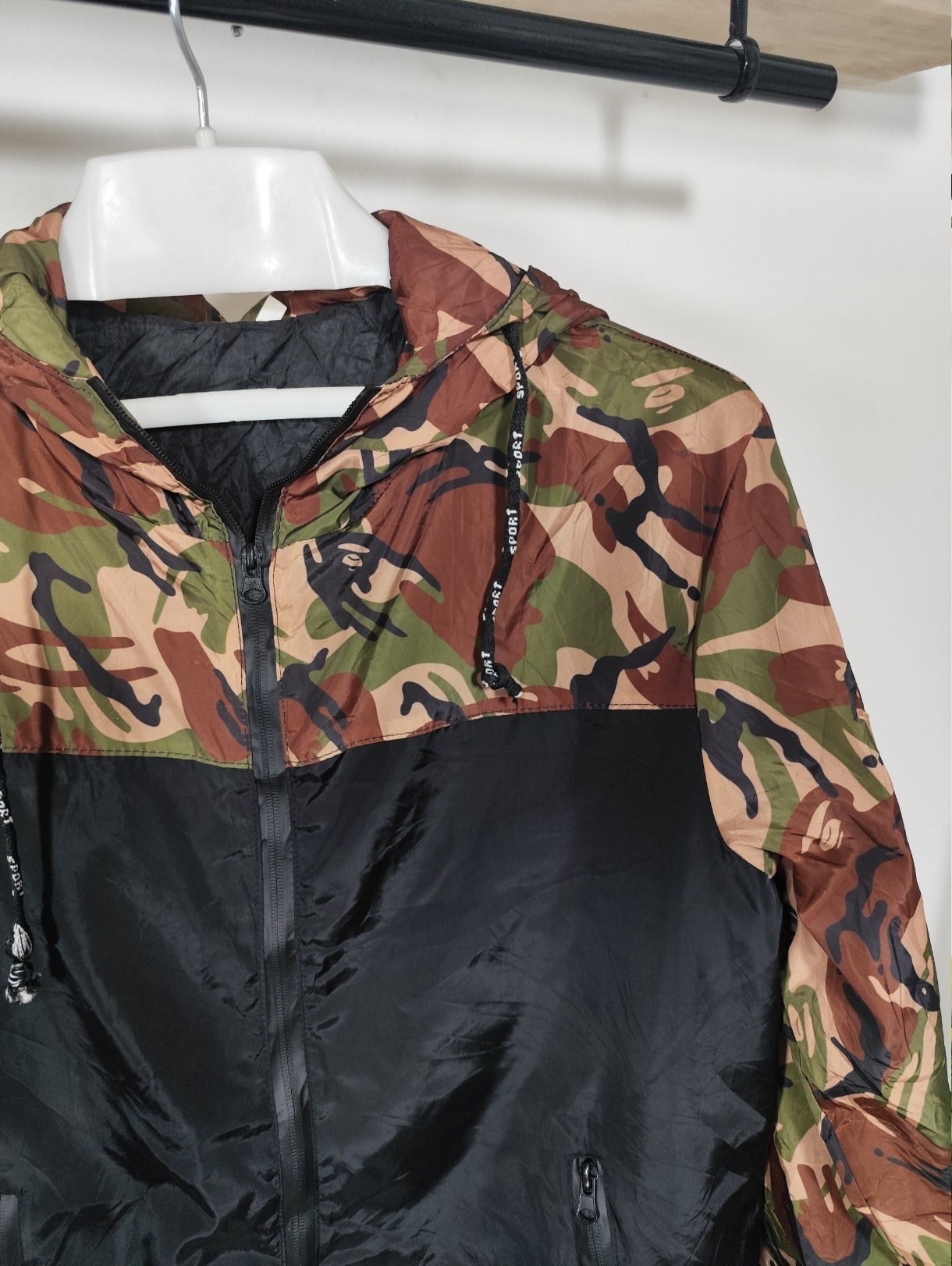 کاپشن بادگیر کد 17