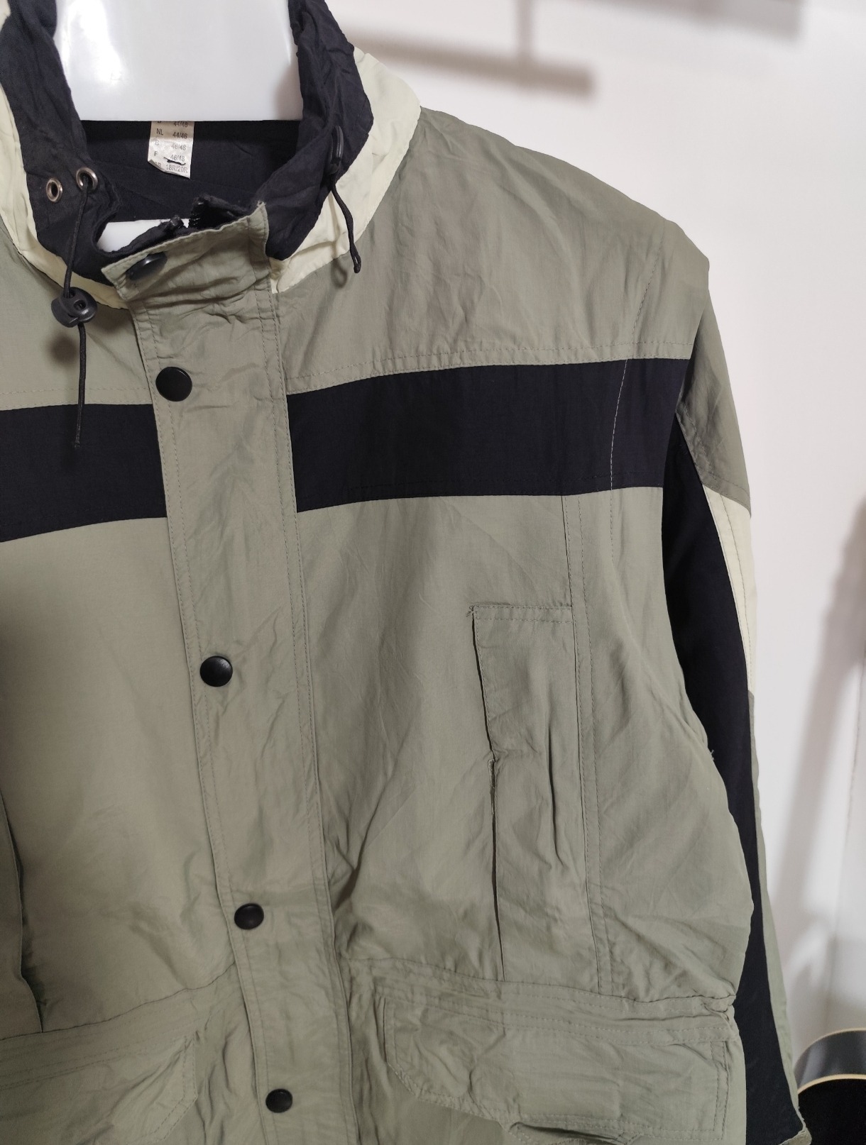 کاپشن بادگیر کد 19