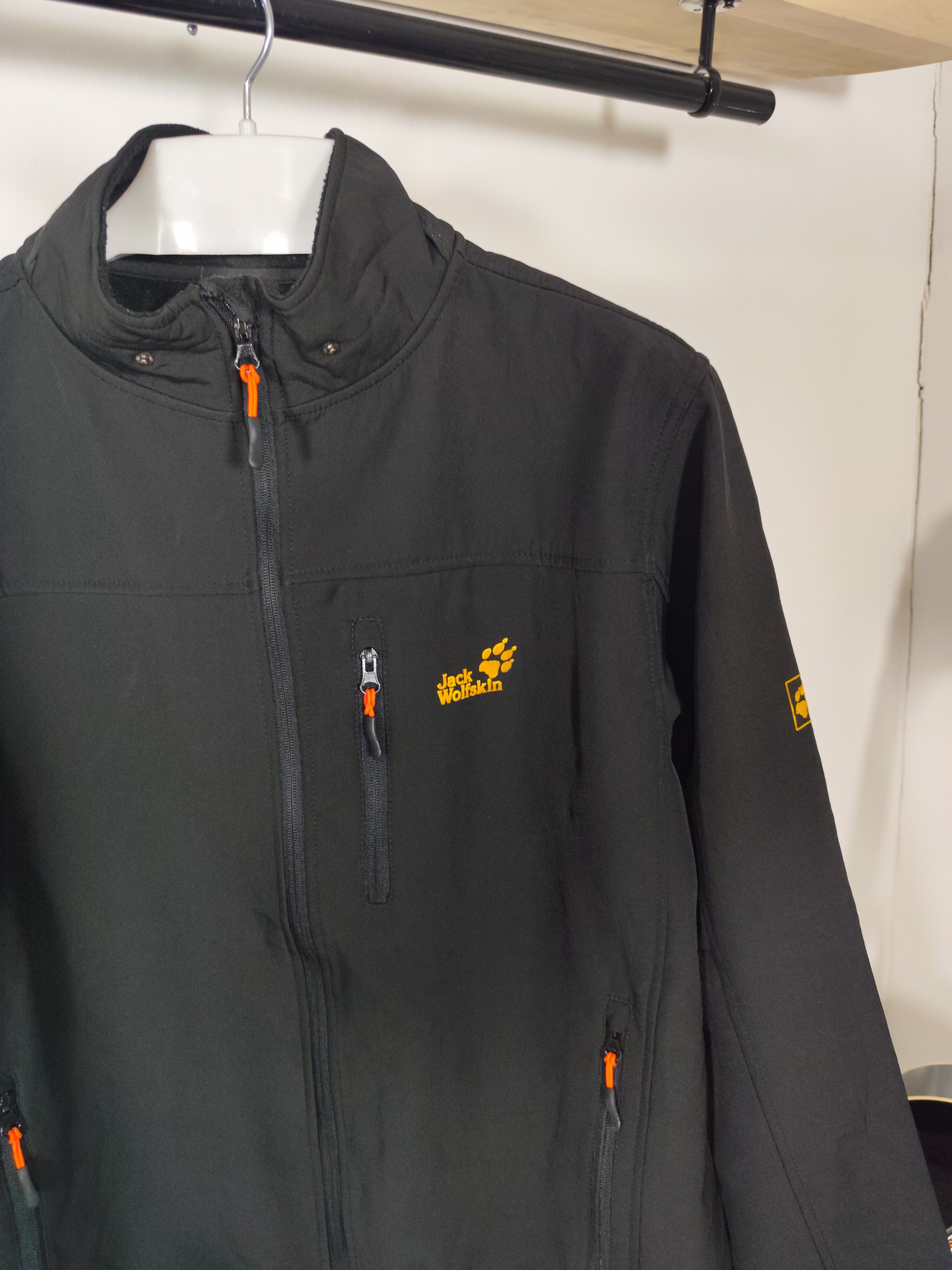 کاپشن وینداستاپر کد 2