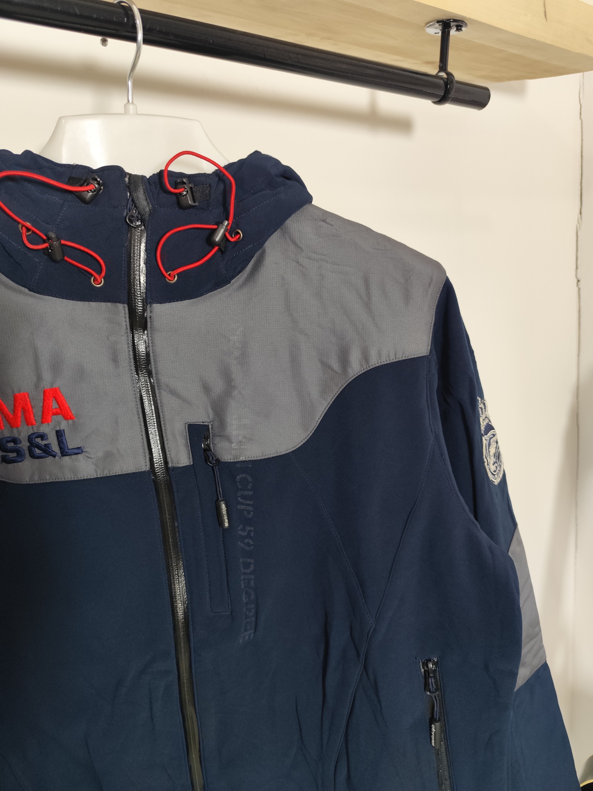 کاپشن وینداستاپر کد 8