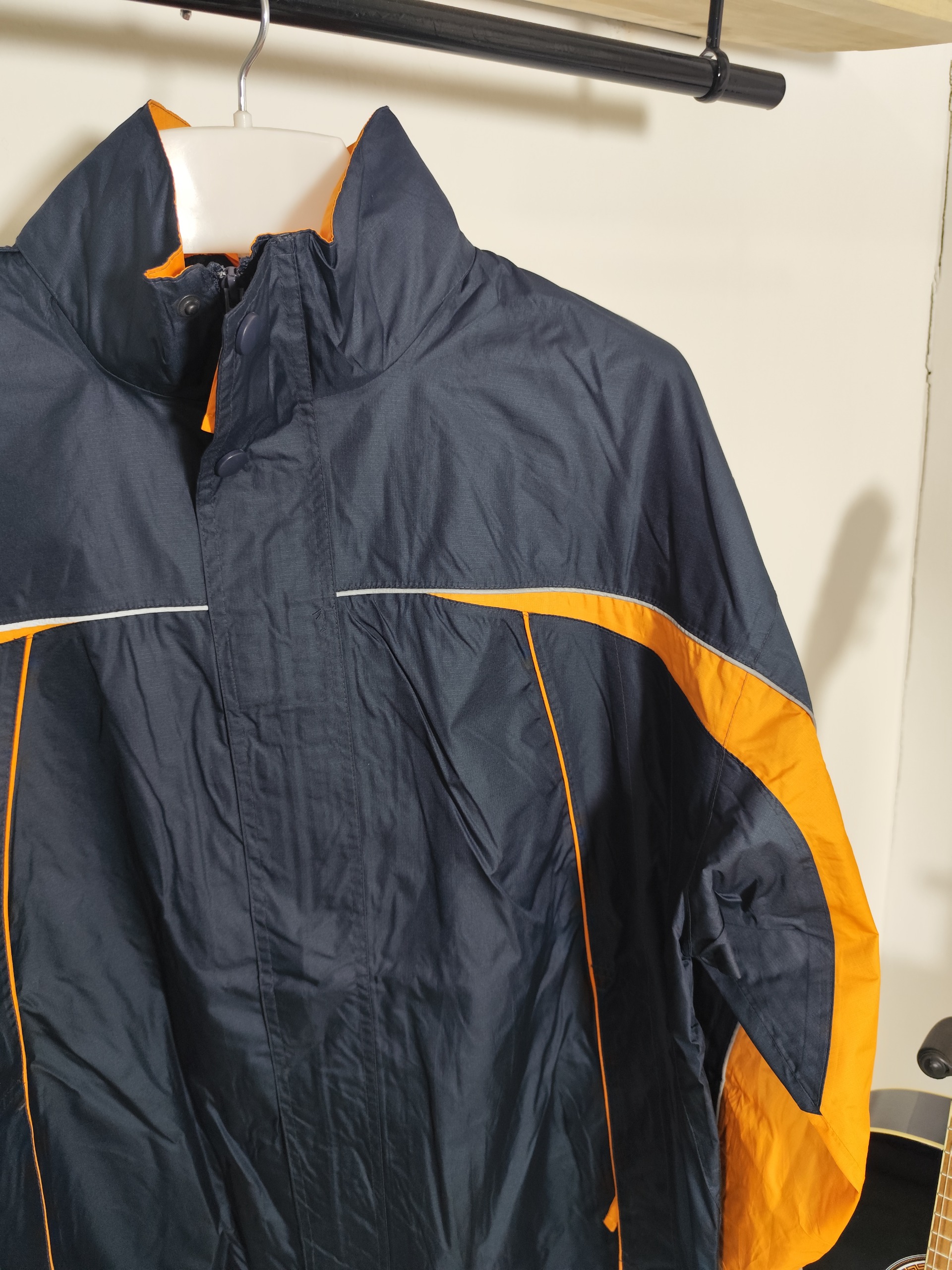 کاپشن بادگیر کد 99