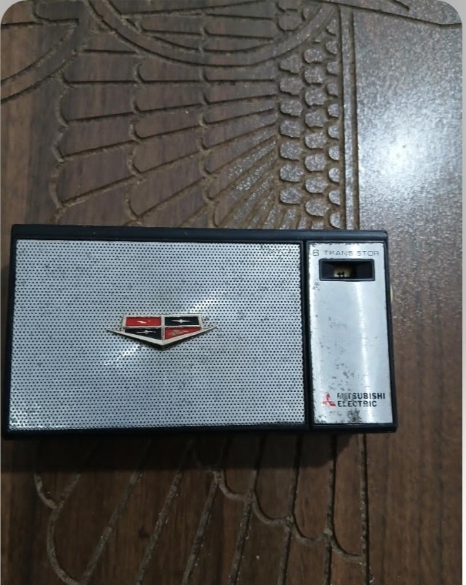 رادیو قدیمی کوچک