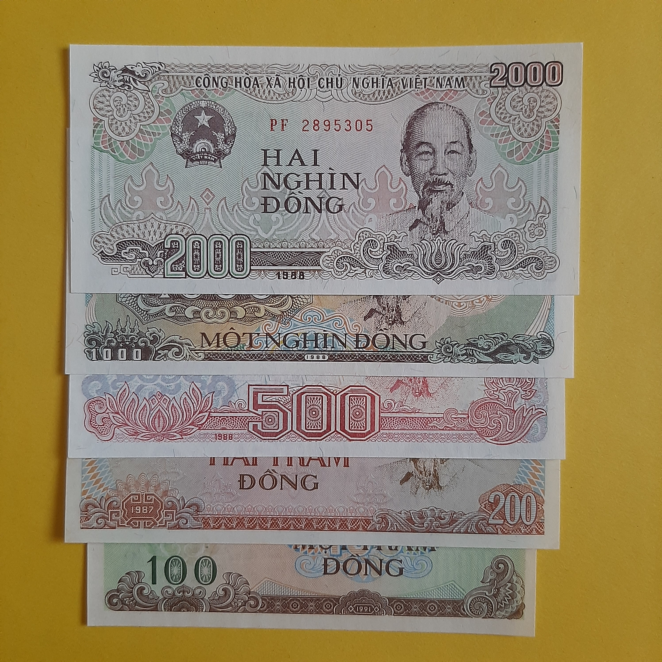 سری پنج اسکناس ویتنام