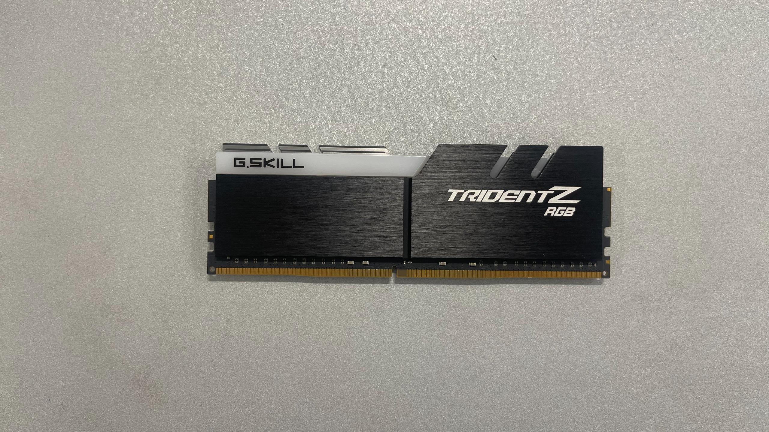 رم جی اسکیل Trident Z RGB 32GB 32GBx1 3200MHz CL14