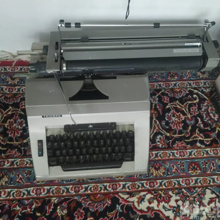 ماشین تحریر تایپ