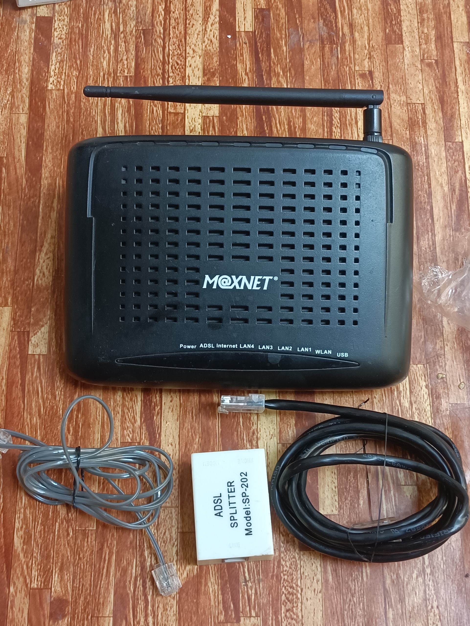 مودم Adsl با سرعت عالی و آنتن جدا شونده