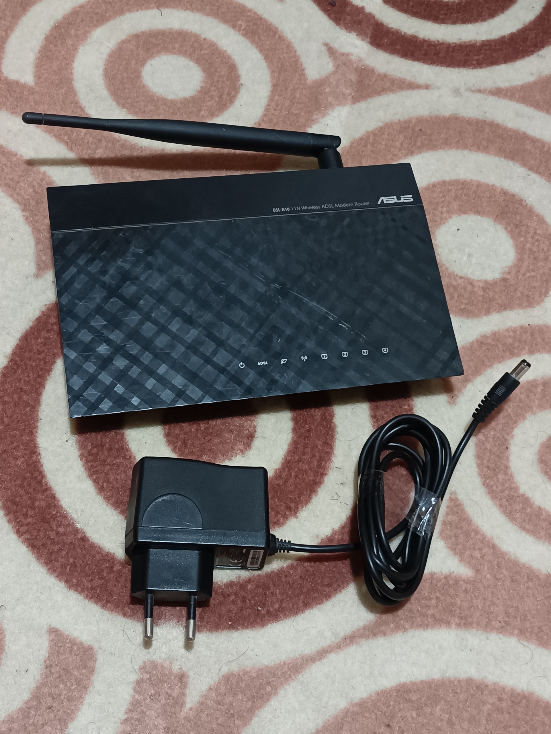 مودم Adsl از برند معروف ASUS n10
