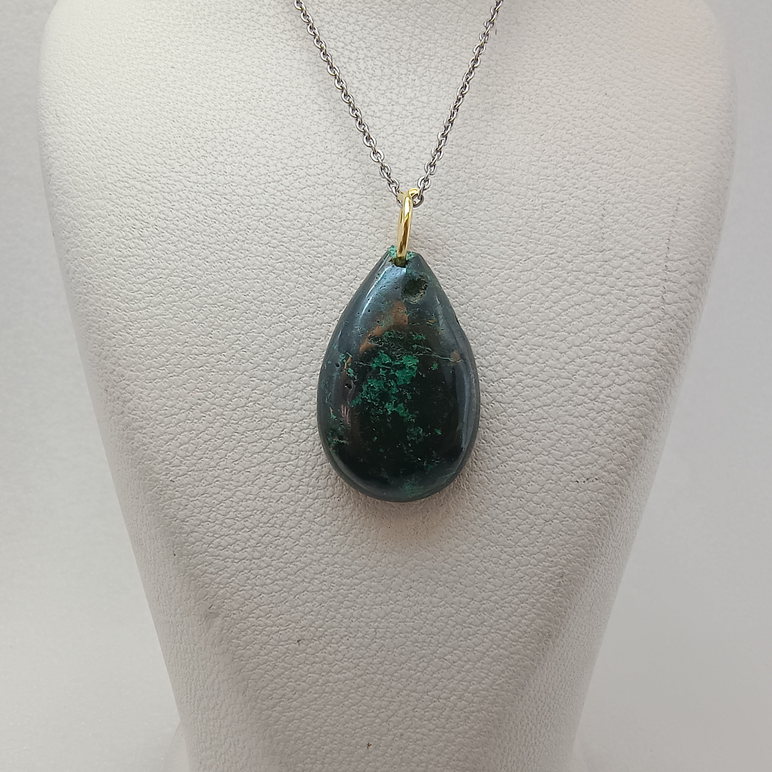 گردنبند مالاکیت اشکی کد استقلال43