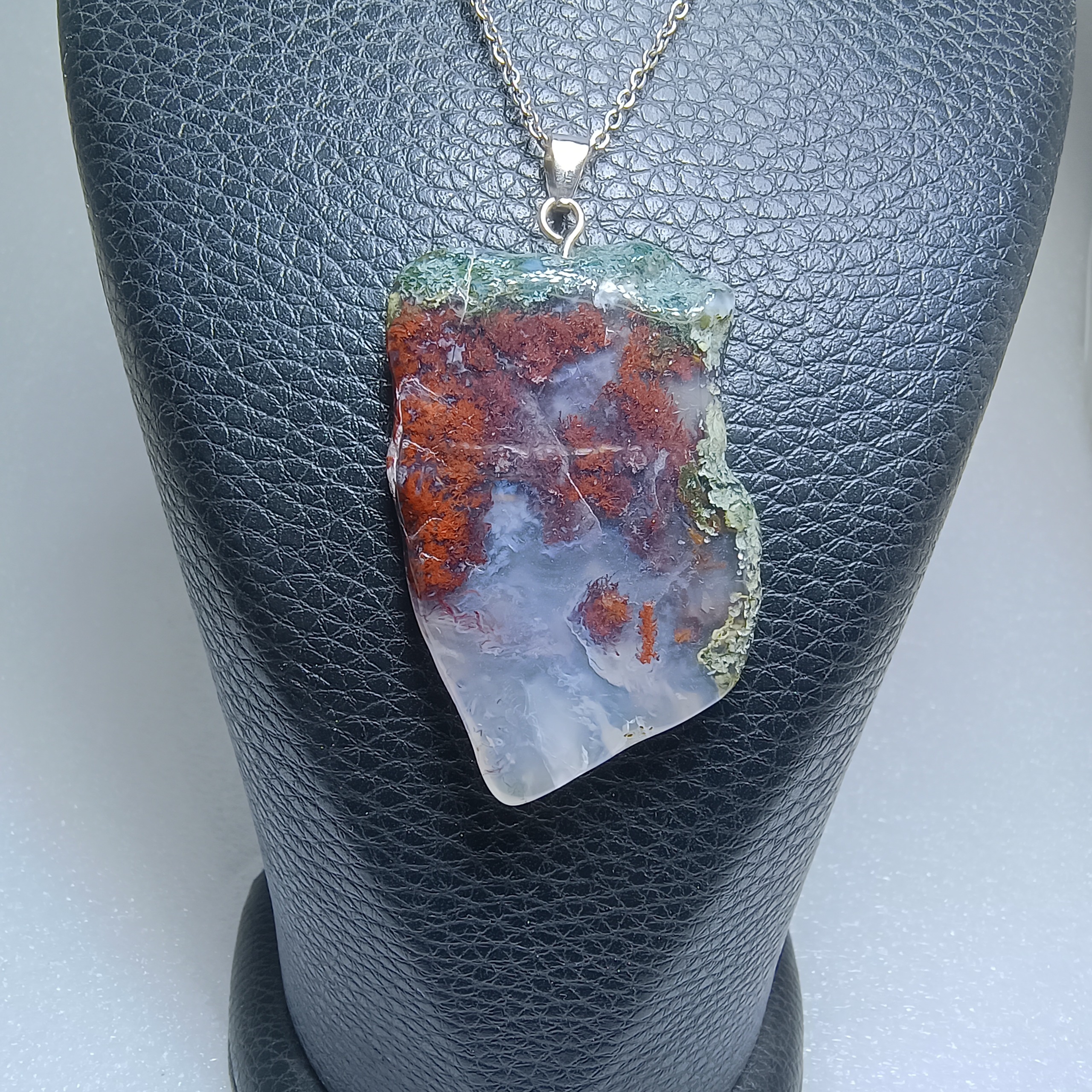 گردنبند عقیق پاییزه نیمه شفاف b540