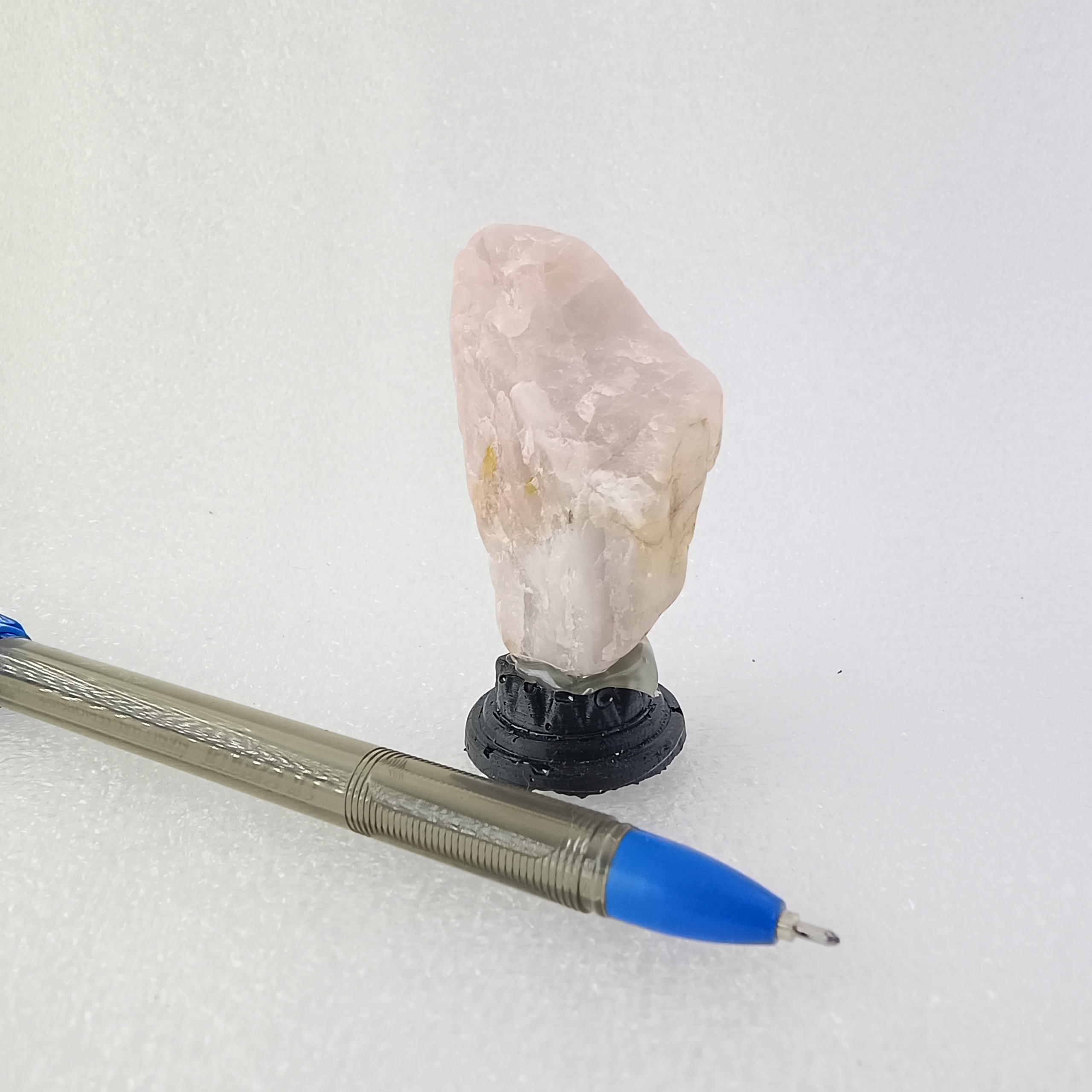 سنگ رزکوارتز معدنی دکوری250