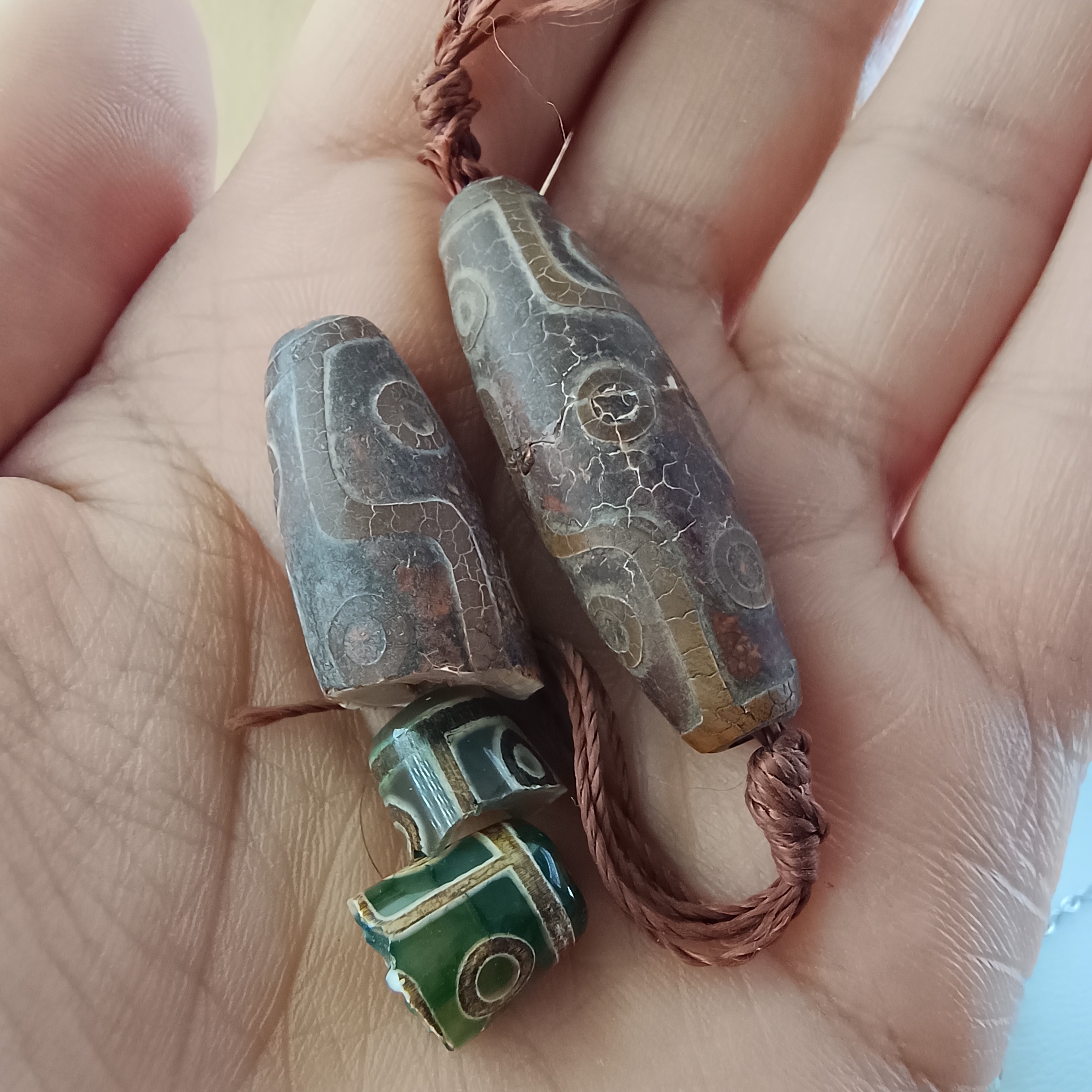 4 تکه مهره تبتی با هم 2560