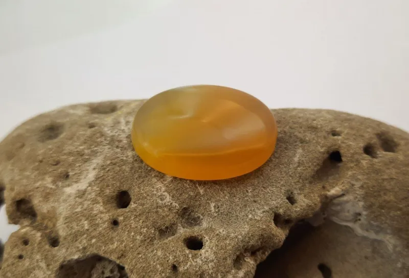 نگین عقیق زرد شرف الشمس ج170