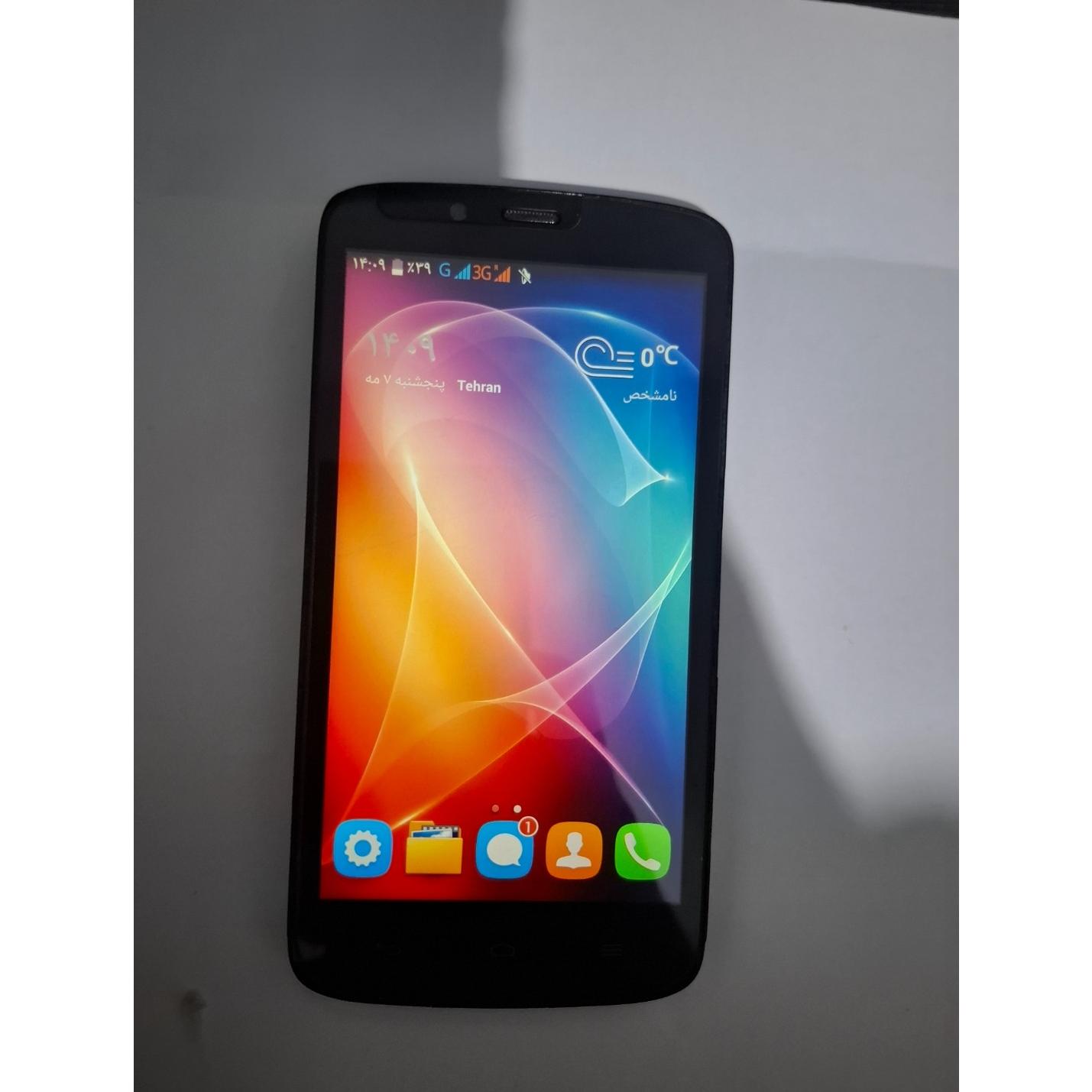 Honor 3c با کارتون و شارژر