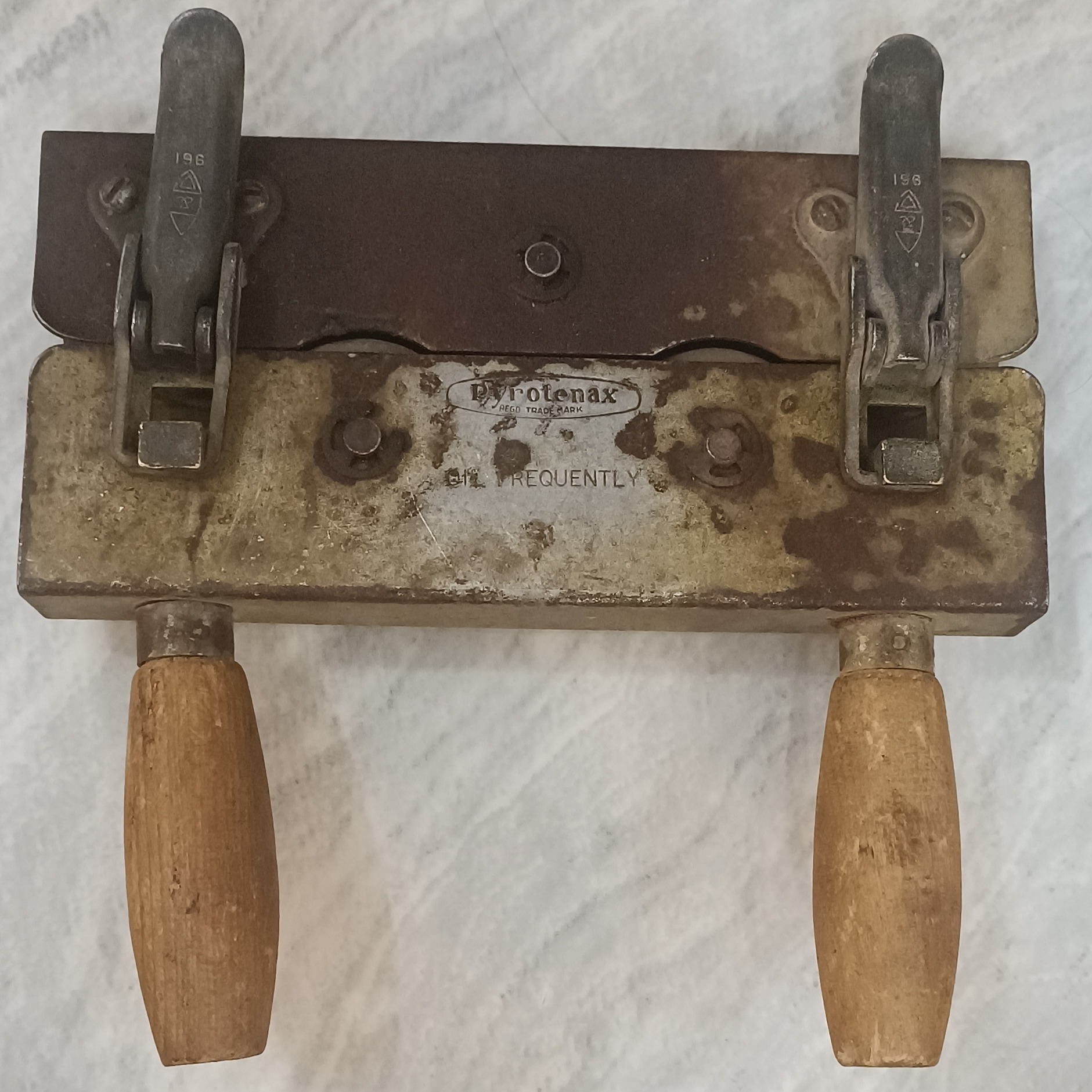 ابزار قدیمی صاف کننده ی کابل ساخت انگلیس Pyrotenax