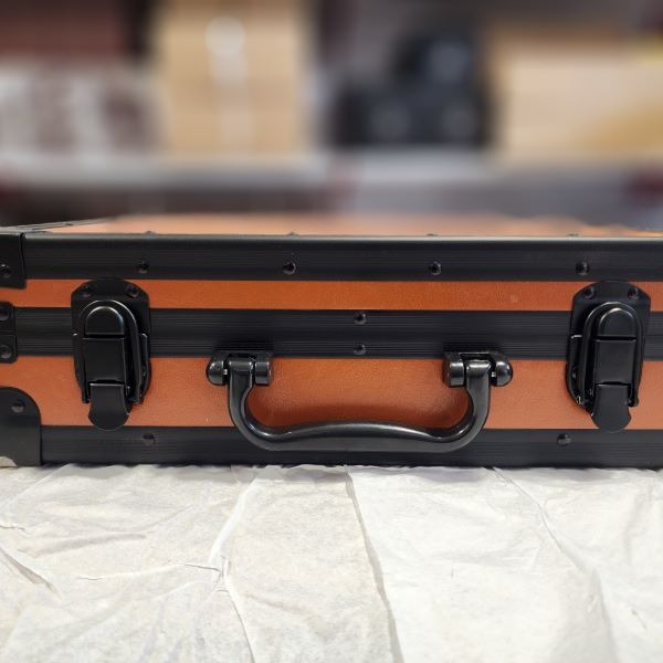 کیف نگهداری ساعت 18 فلزی