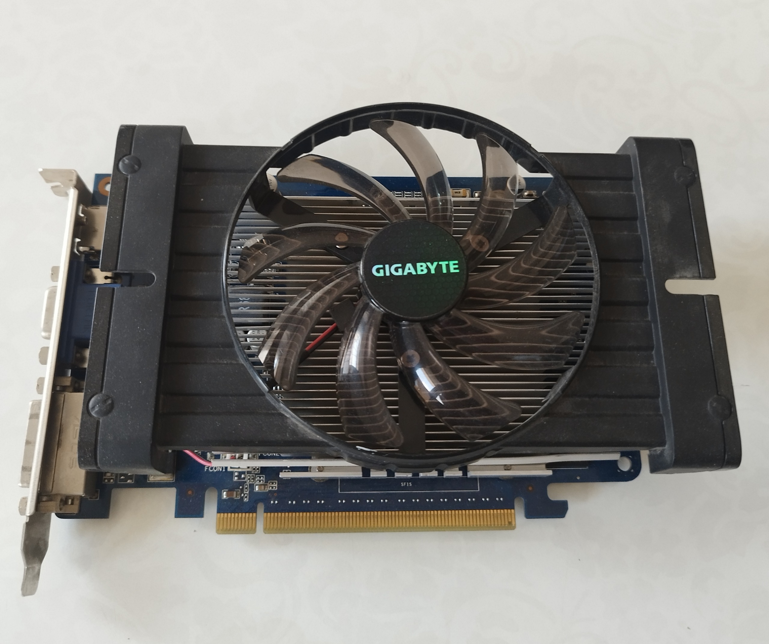 Asus GT 240 1GB DDR3 128 BIT