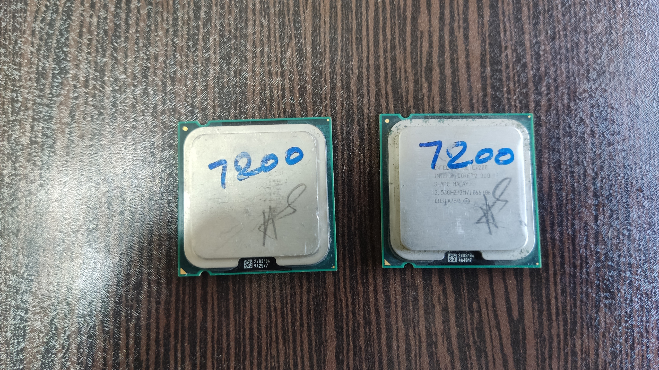 2 عدد پردازنده اینتل Core 2 Duo E7200