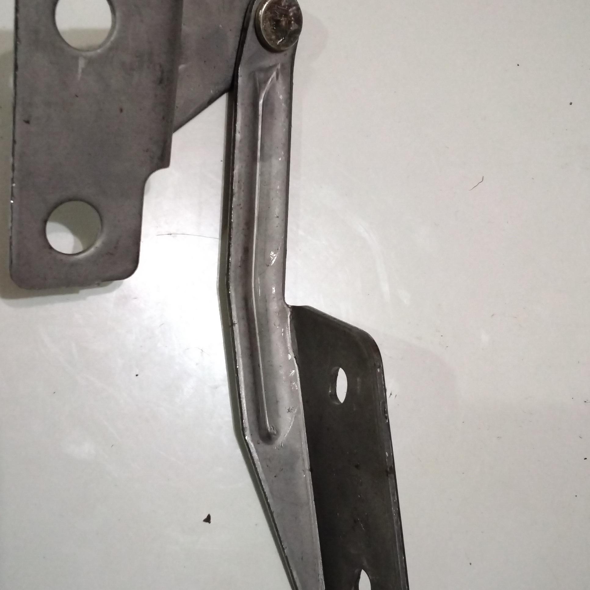 لولای درب موتور وانت مزدا1600 و 2000