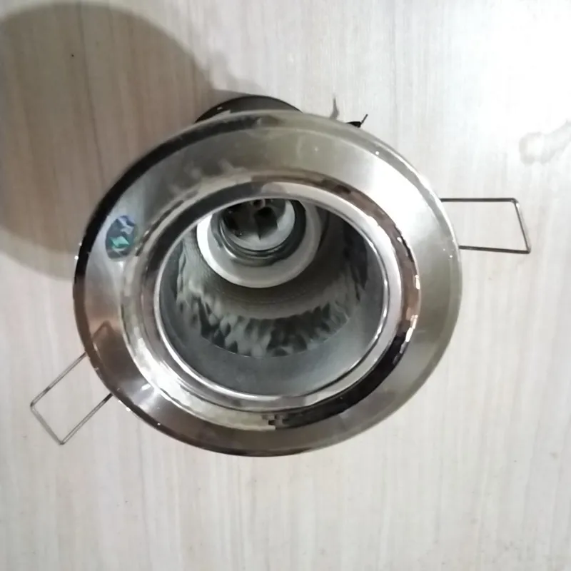 چراغ هالوزن تو کار استیل اکوم