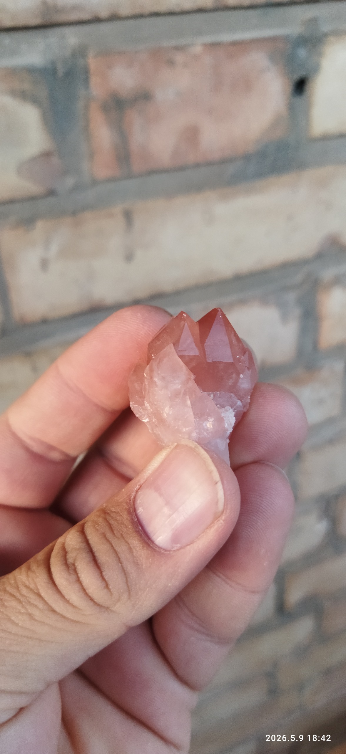 نمونه فوق کلکسیونی کوارتز سمنان با رنگ نایاب