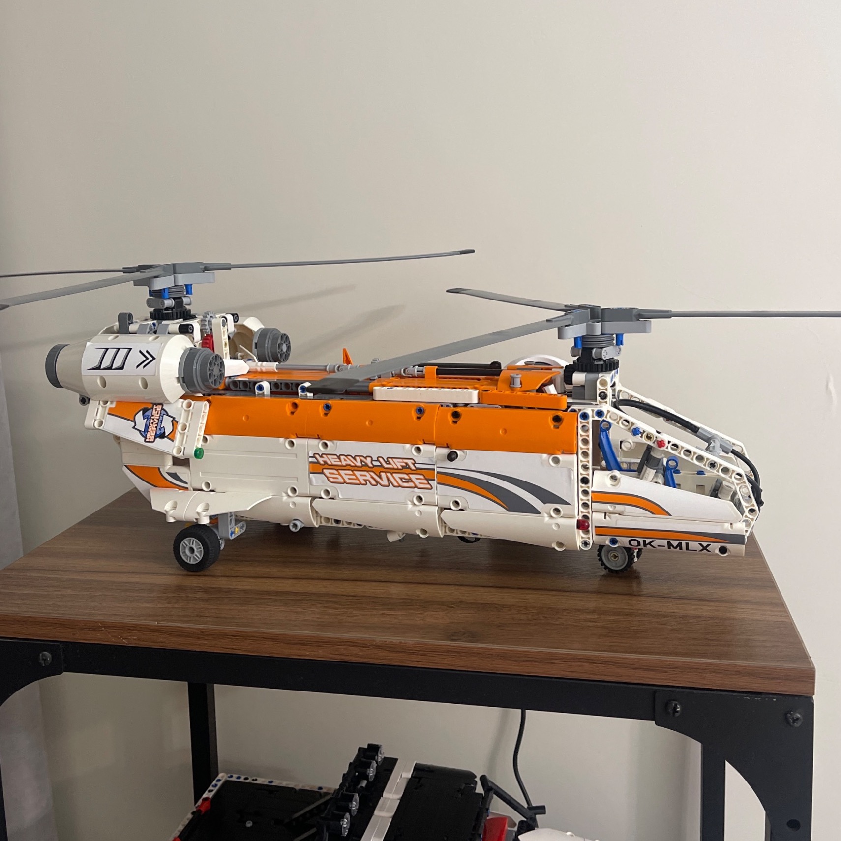 Lego Heavy Lift Helicopter 42052
