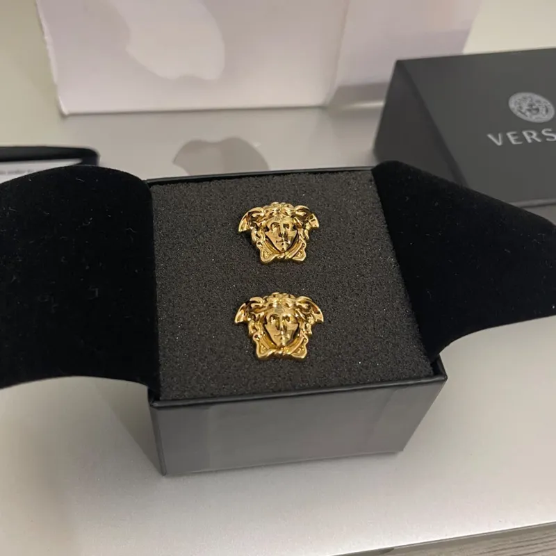 دکمه سردست Versace اورجینال ساخت ایتالیا