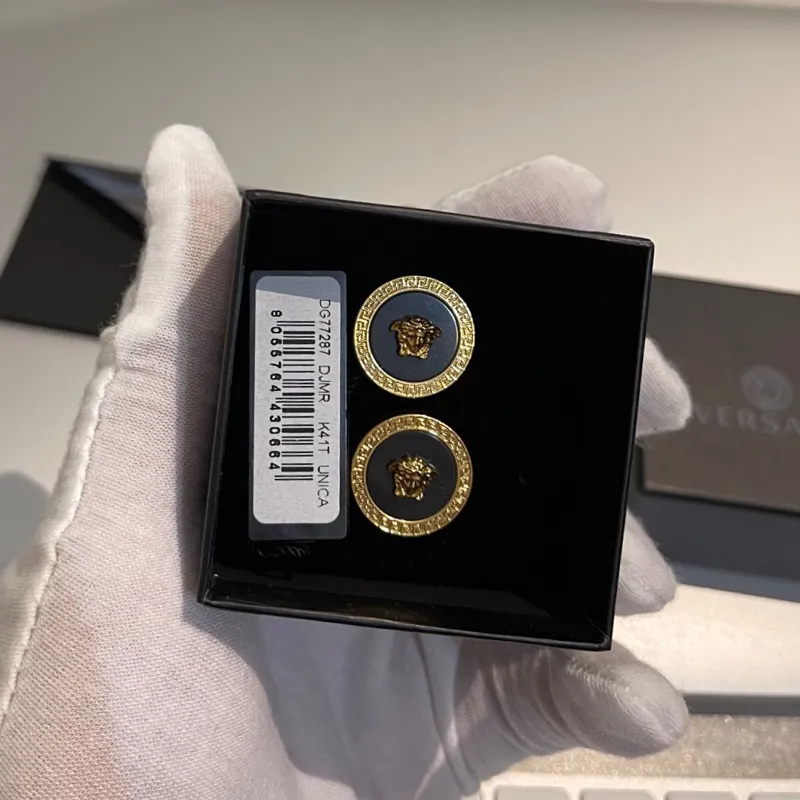 دکمه سردست Versace اورجینال ساخت ایتالیا