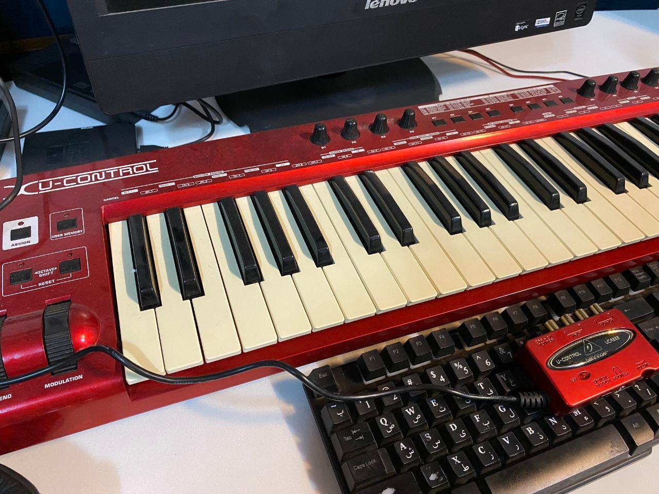 میدی کنترلر behringer umx610