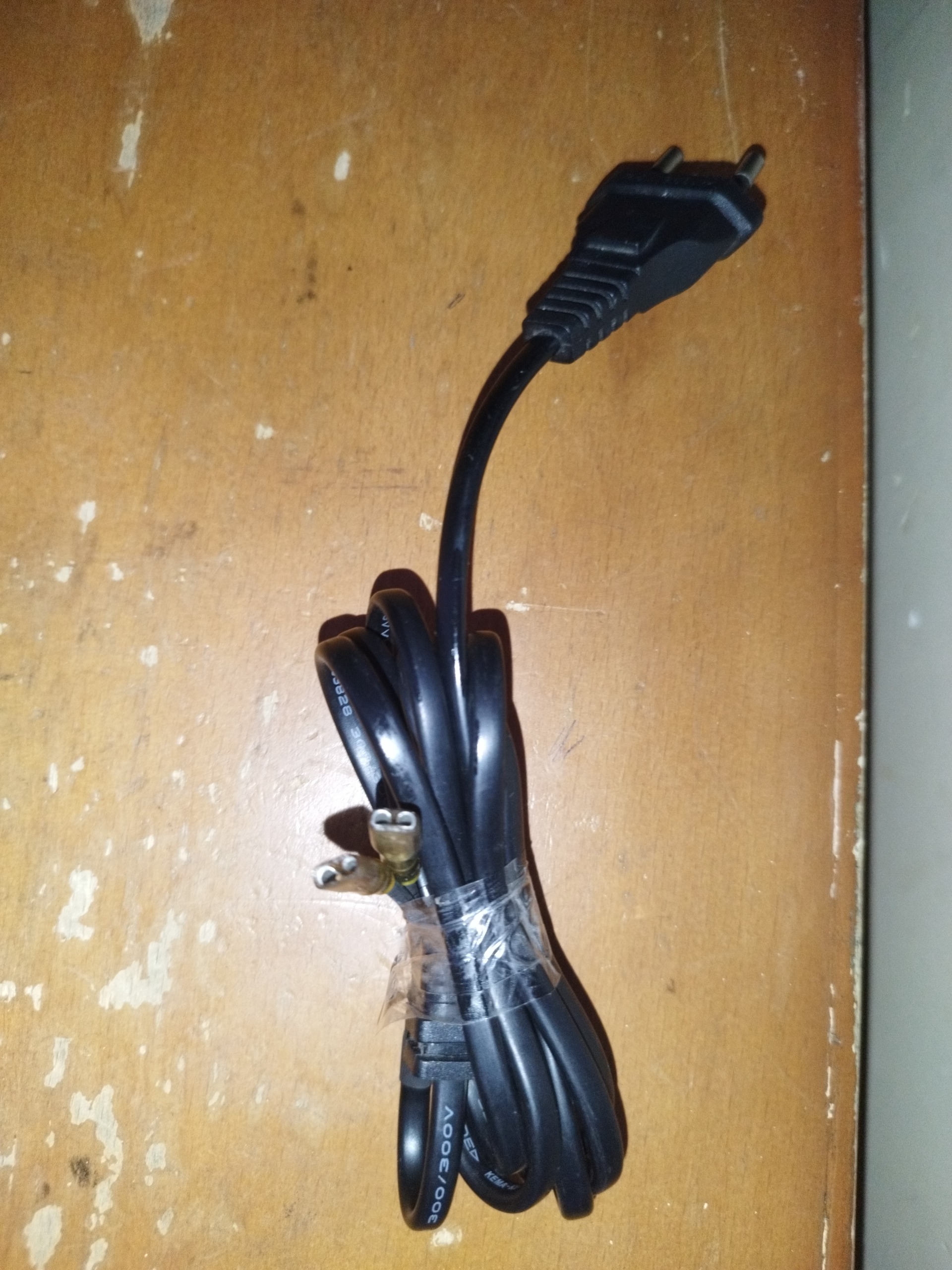 کابل برق دوشاخ