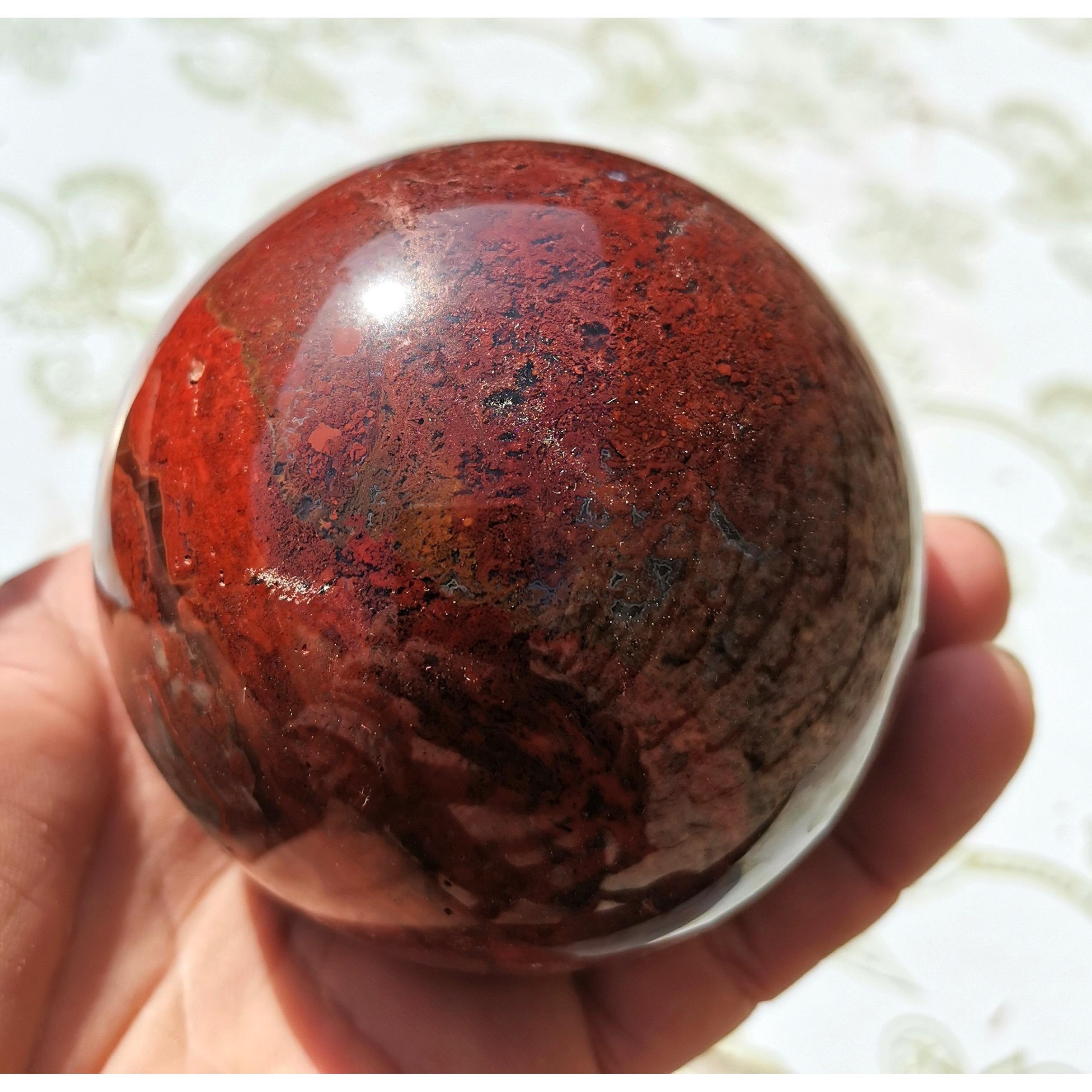 گوی زیبای جاسپر سرخ