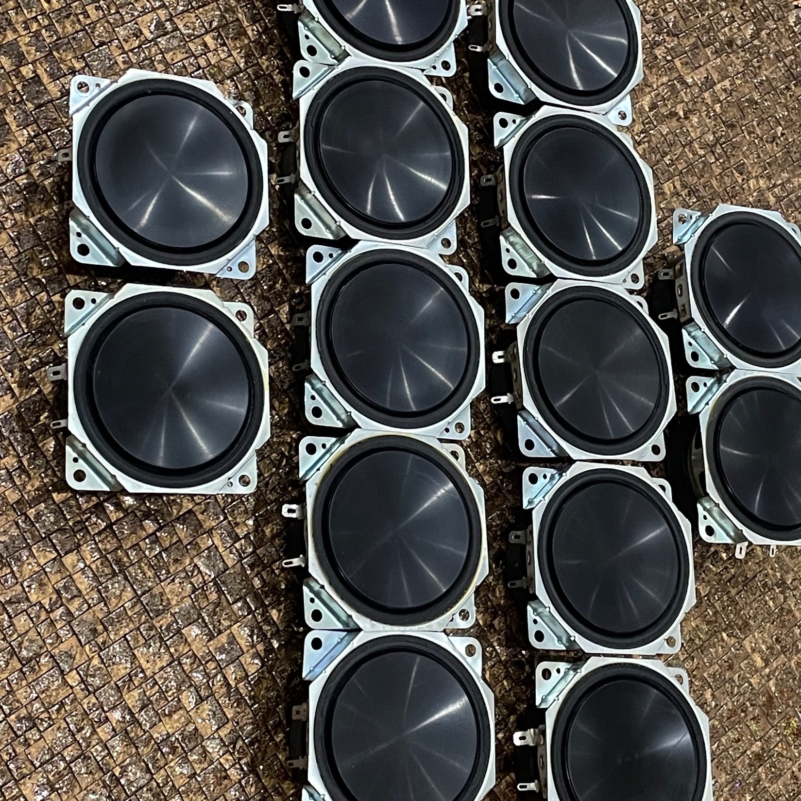 میدرنج اورجینال ال جیLG FLAT MIDRANGE