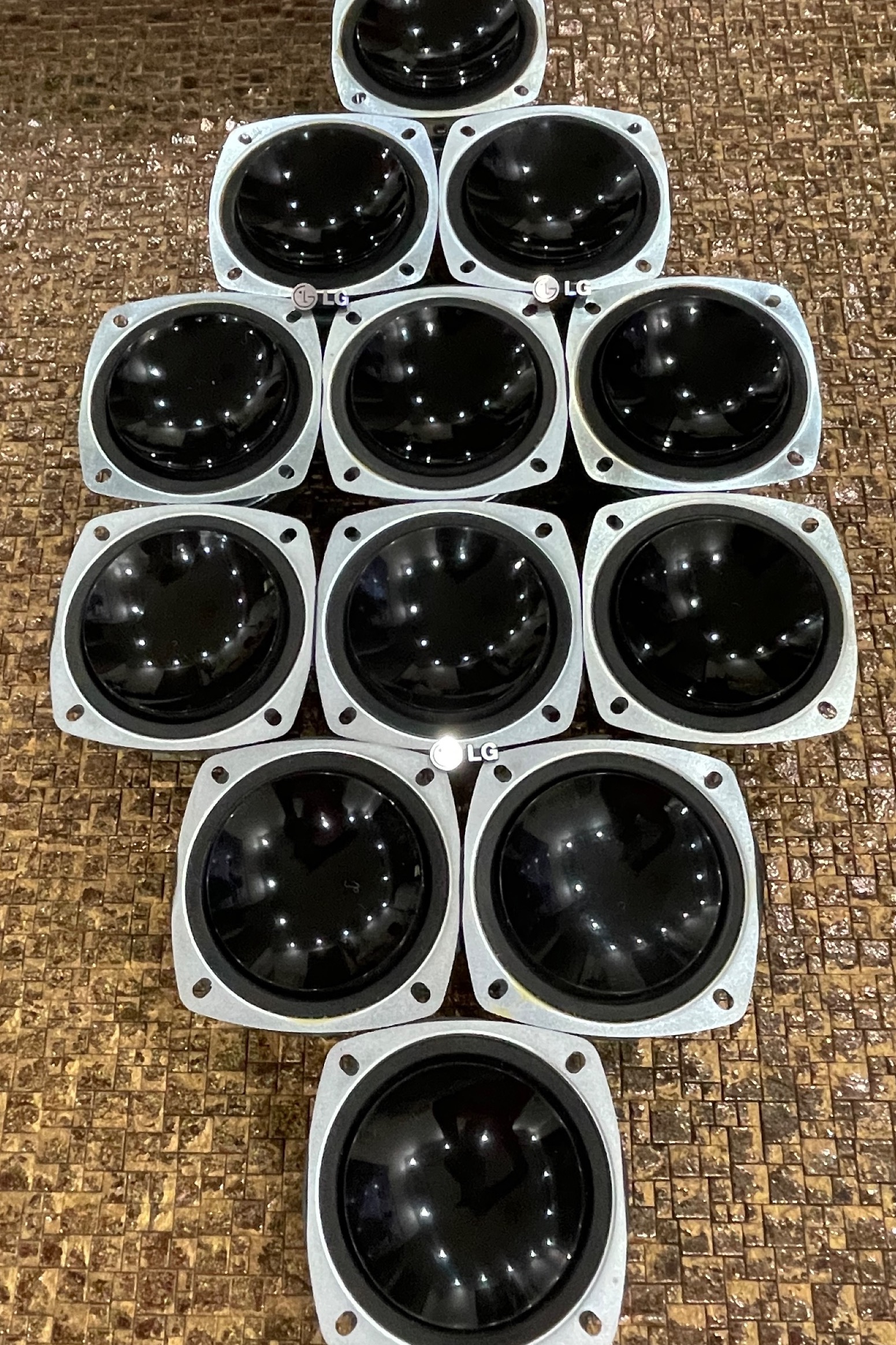 میدرنج اورجینال ال جیLG MIDRANGE