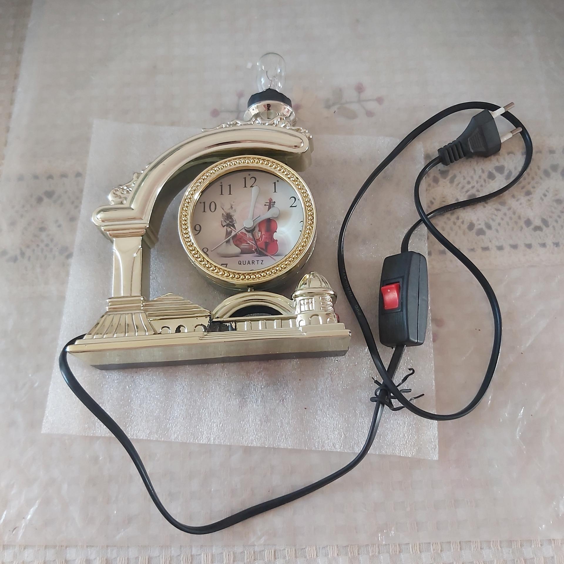 ساعت رومیزی قبل از انقلاب کاملا سالم