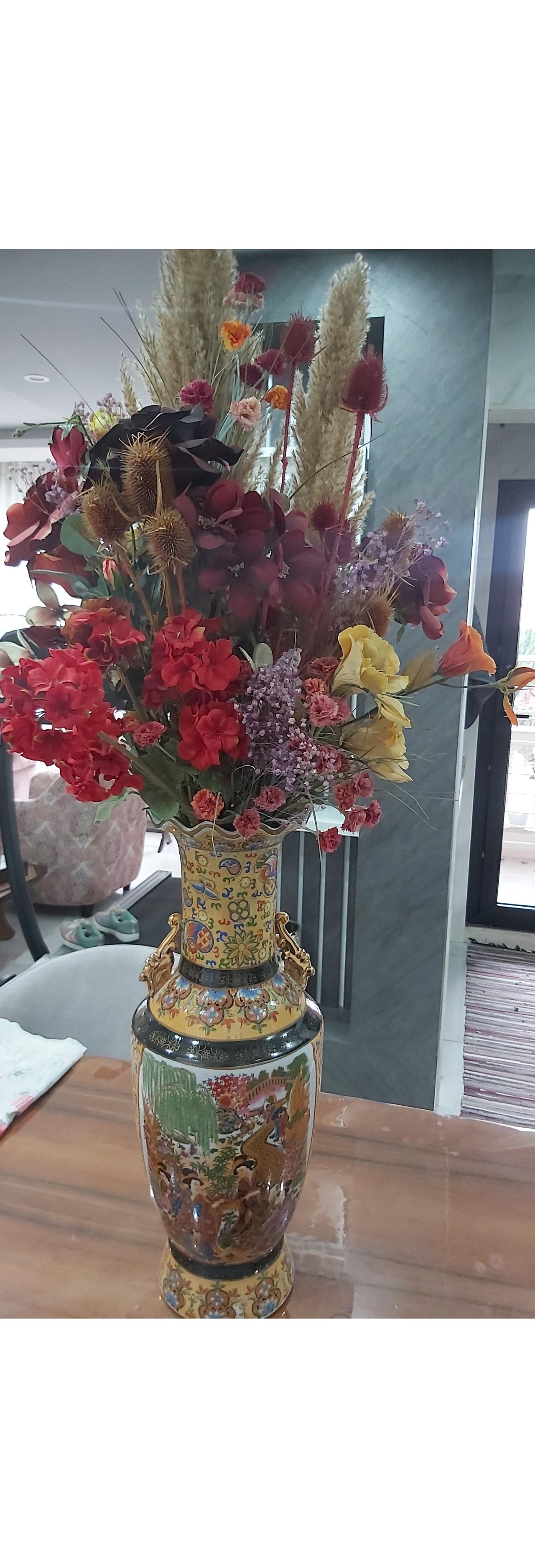 گلدان آنتیک نقش برجسته خارجیmit