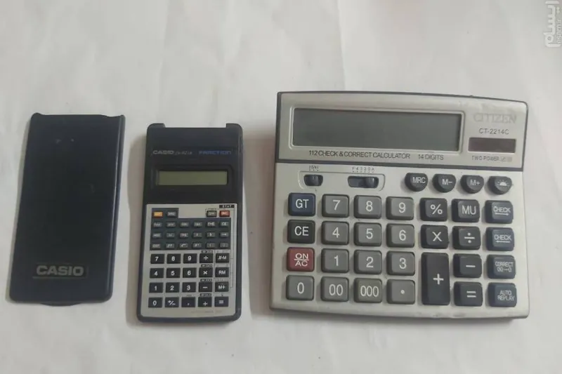 2 عدد ماشین حساب معیوب