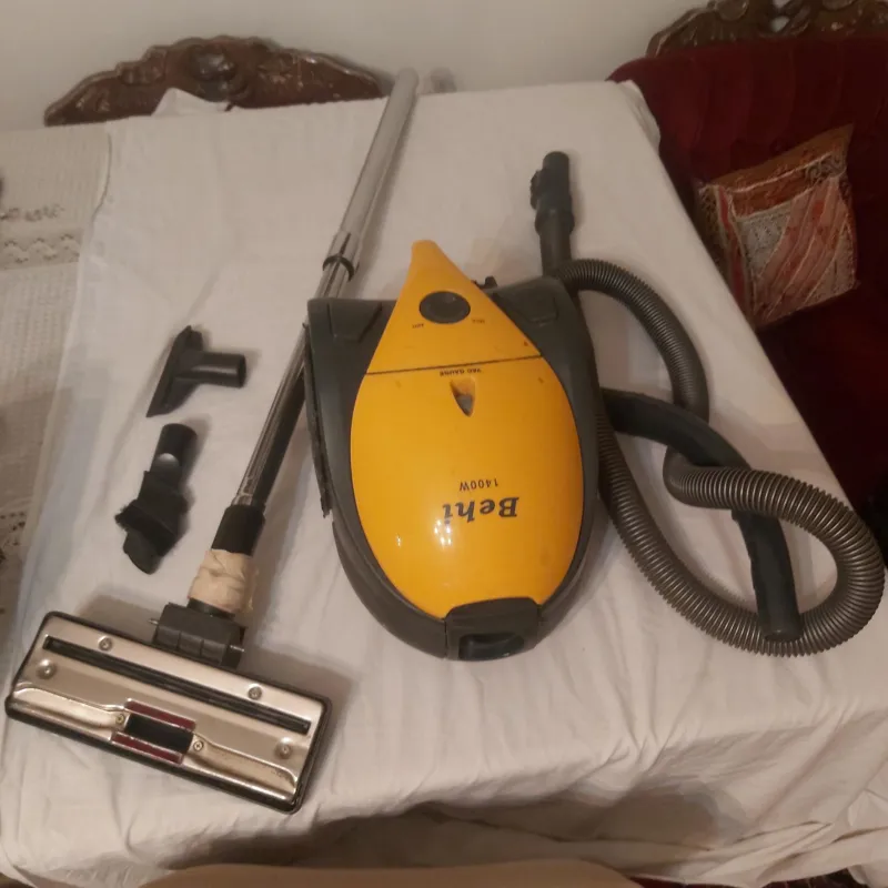 جارو برقی Behi 1400 وات دست دوم