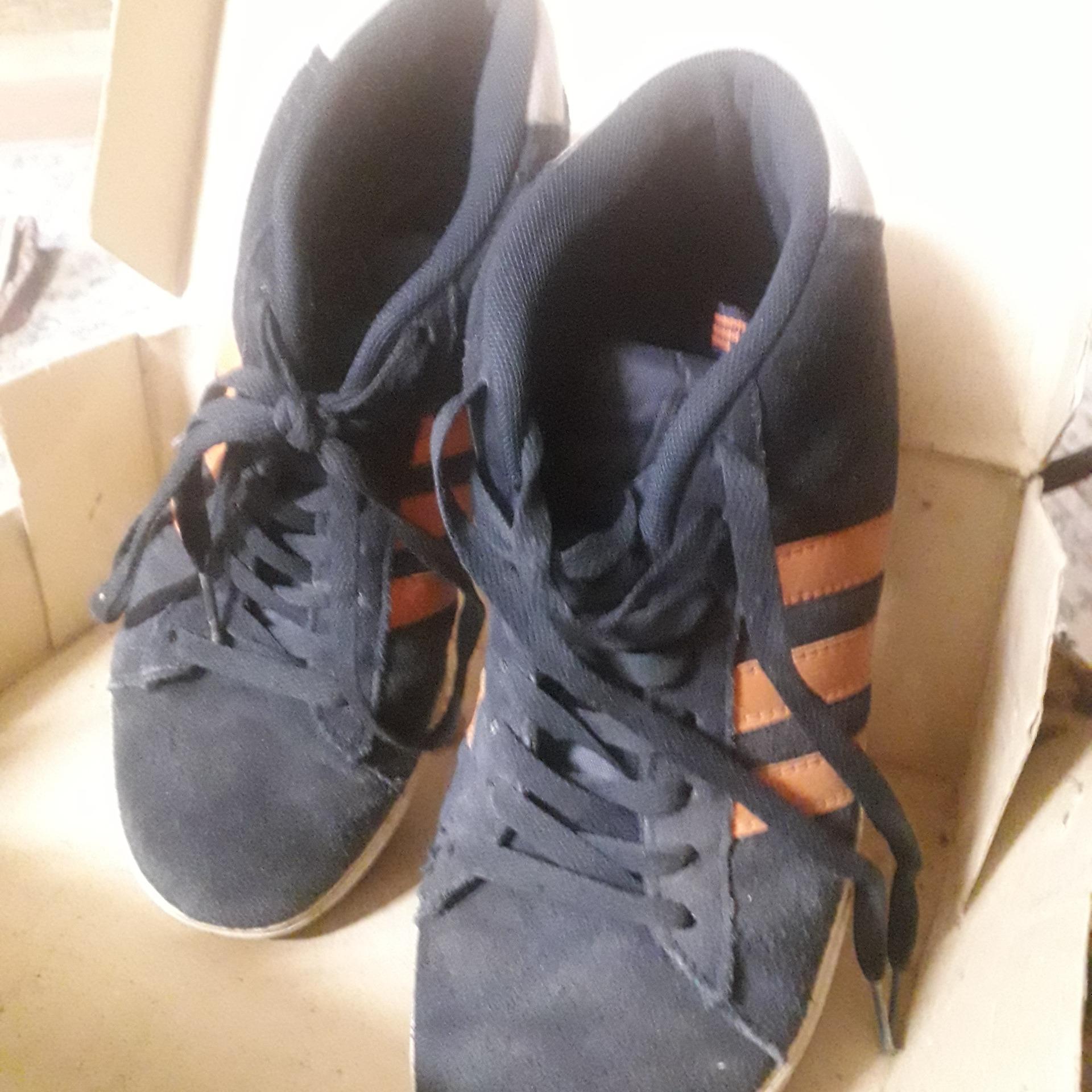 کفش ورزشی اصل adidas